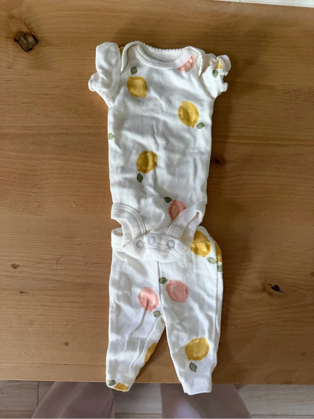 PREMIE Two-Piece Set with Yellow and Pink Fruit Print